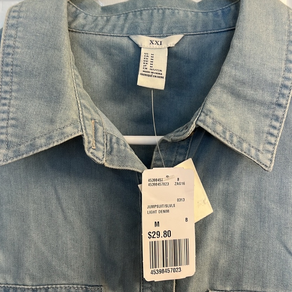 NWT FOREVER 21 denim romper w/pockets - Picture 6 of 9